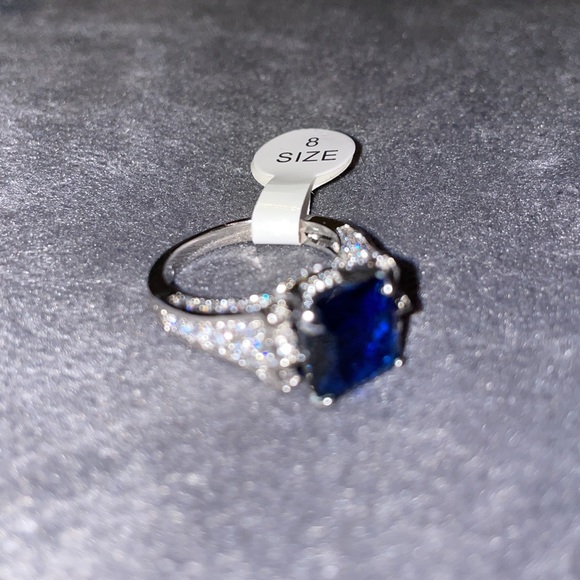 INCREDIBLY Beautiful Ornate Bohemian Sapphire Cubic Zirconia Ring - Picture 8 of 12